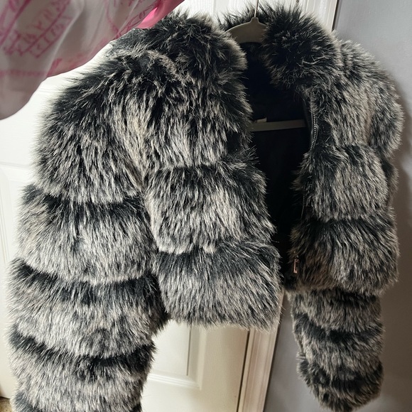 Fur Jackets! - Picture 5 of 5